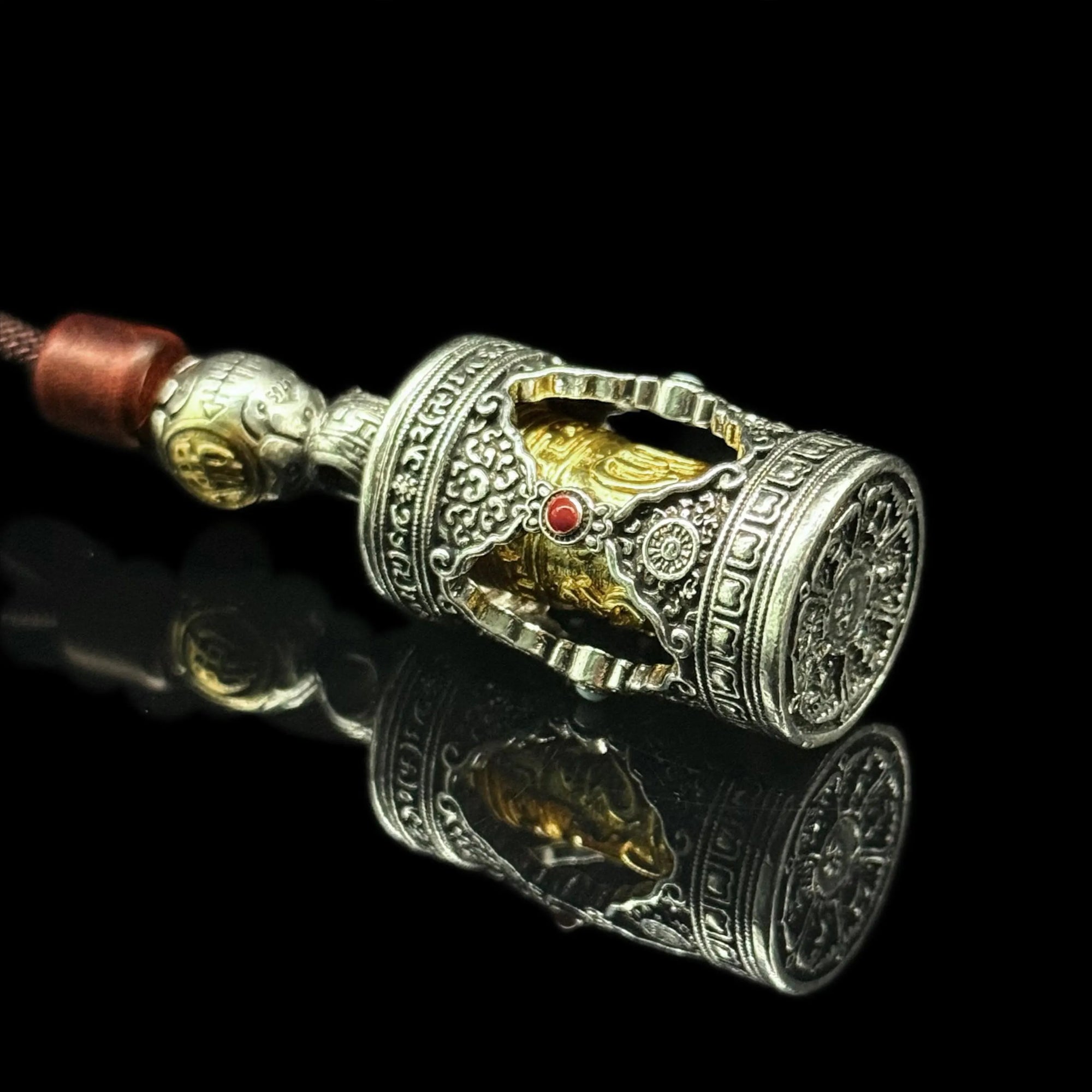 Original Six-Syllable Mantra Design Kāhu Box Portable Accessory, Tibetan Buddhist Blessing Pendant Necklace.